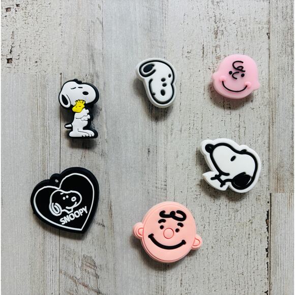 Peanuts Snoopy and Charlie Brown Croc Jibbitz - Lot of 6 - Picture 1 of 1